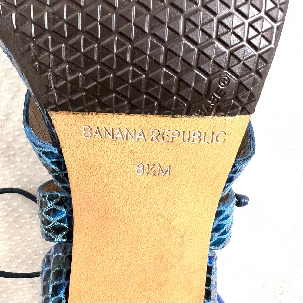BANANA REPUBLIC HEELS - Picture 14 of 14